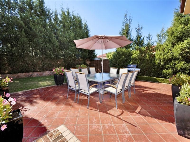 8 Pioneer Drive, Menai NSW 2234