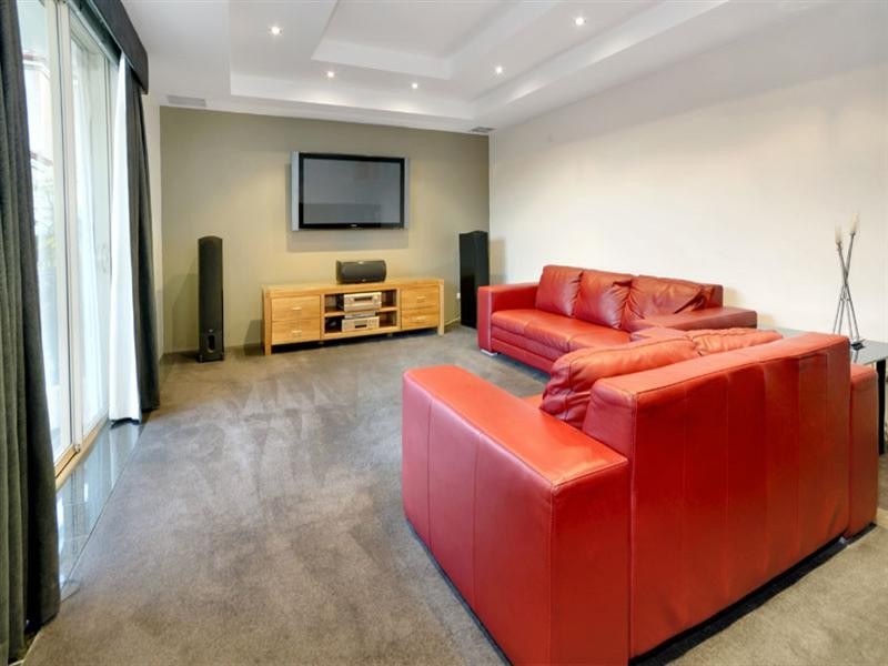 3 James Close, Menai NSW 2234