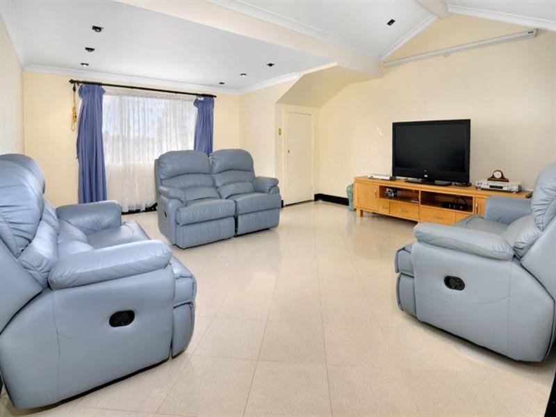 8 Goolagong Place, Menai NSW 2234