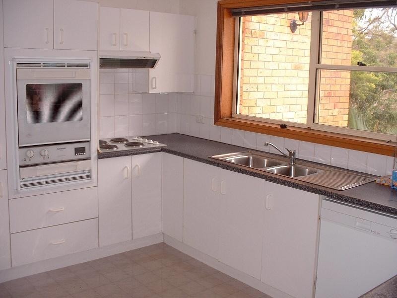 2/24 Burley Close, Illawong NSW 2234