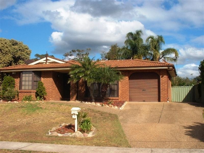 8 Rosewall Drive, Menai NSW 2234