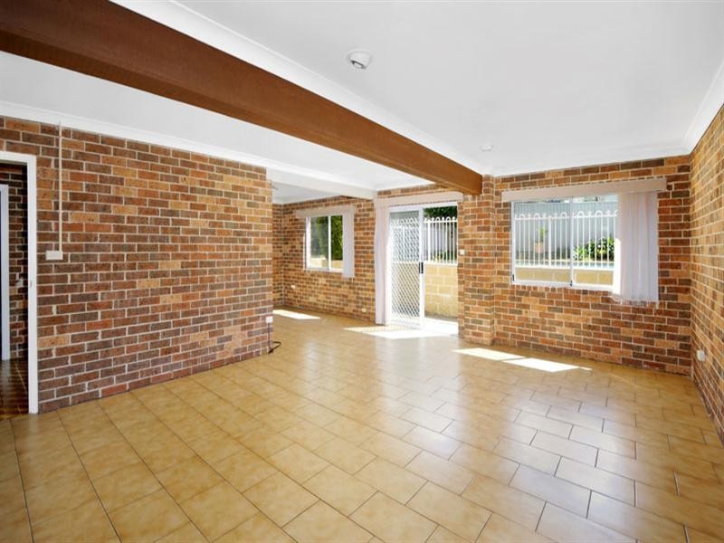 17 Jervis Drive, Illawong NSW 2234