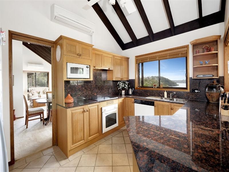 7 McPherson Place, Illawong NSW 2234