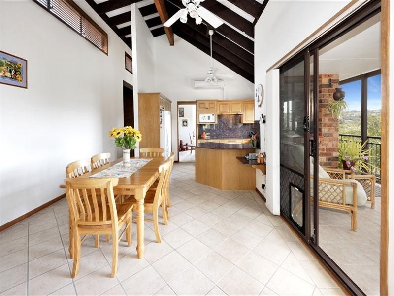 7 McPherson Place, Illawong NSW 2234