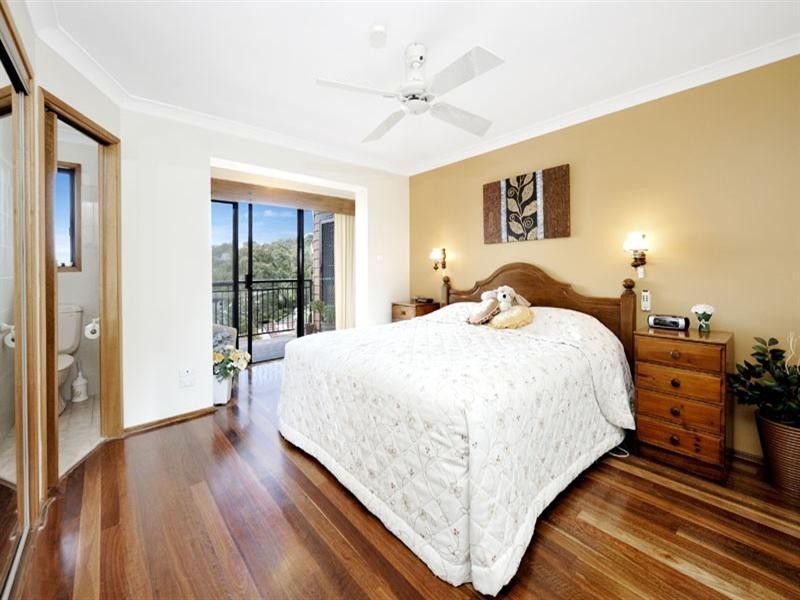 7 McPherson Place, Illawong NSW 2234