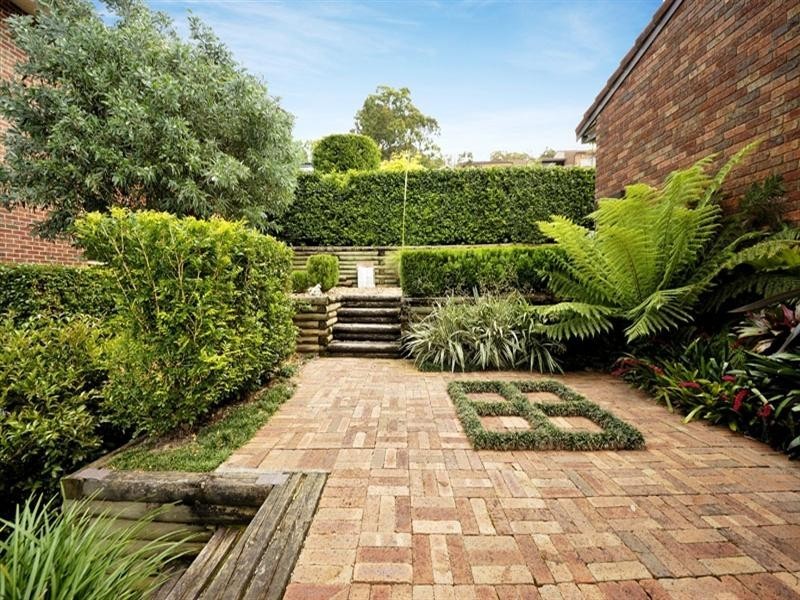 7 McPherson Place, Illawong NSW 2234