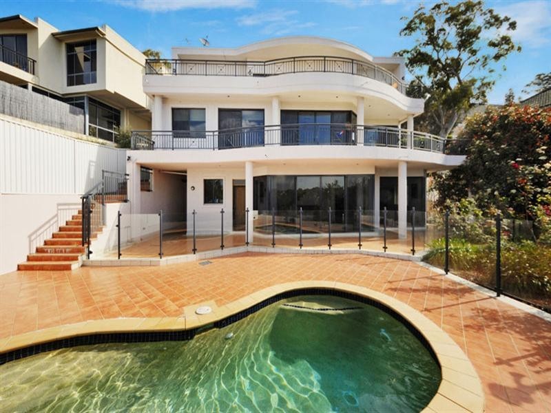 64 Hobart Place, Illawong NSW 2234