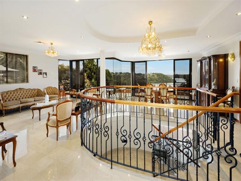 64 Hobart Place, Illawong NSW 2234