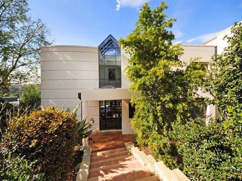 64 Hobart Place, Illawong NSW 2234