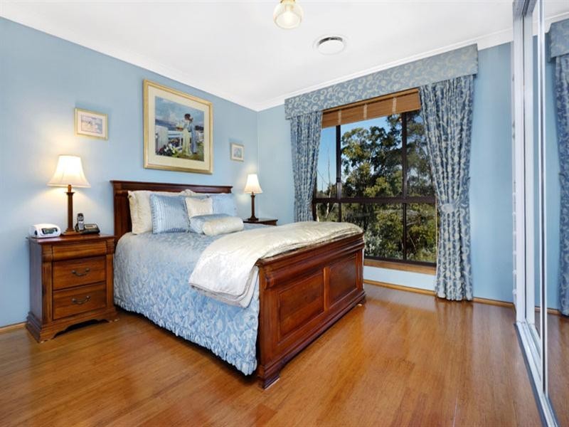 11 Tennant Place, Illawong NSW 2234