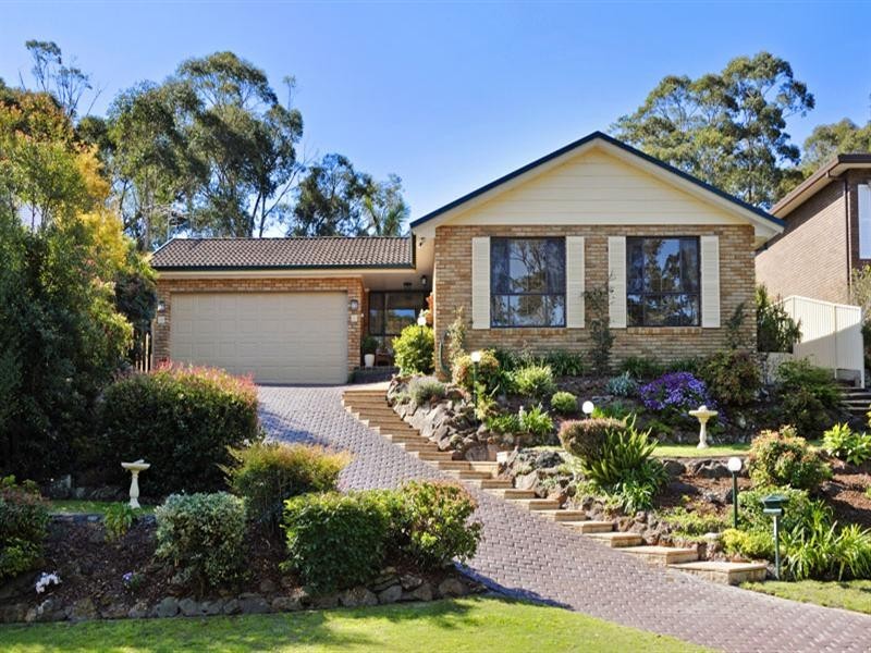11 Tennant Place, Illawong NSW 2234