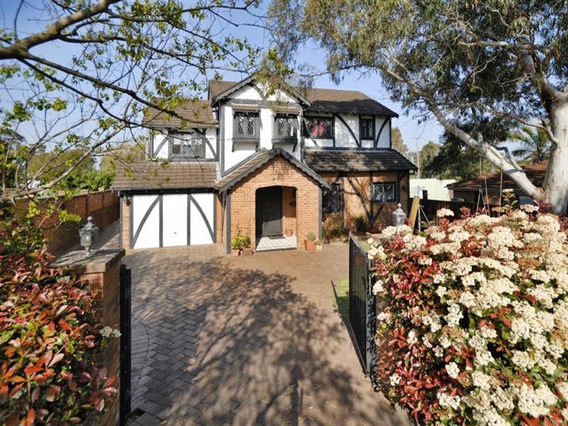 2 Ribbon Gum Close, Alfords Point NSW 2234