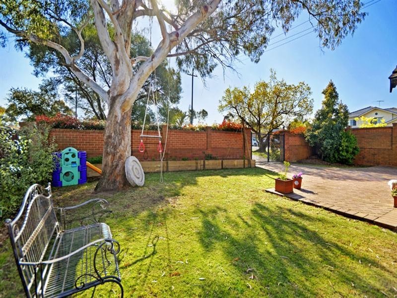 2 Ribbon Gum Close, Alfords Point NSW 2234