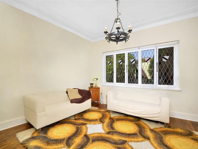 2 Ribbon Gum Close, Alfords Point NSW 2234