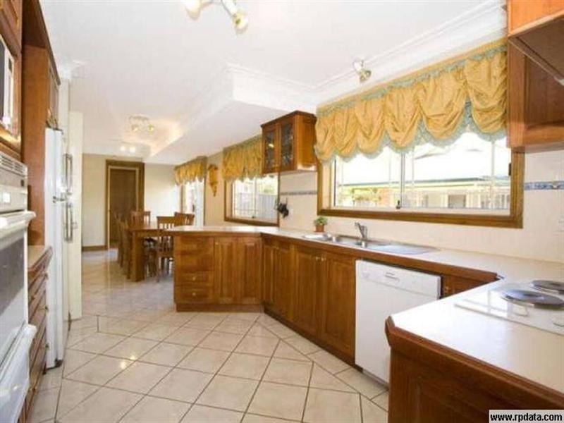 27 Sylvan Ridge Drive, Illawong NSW 2234