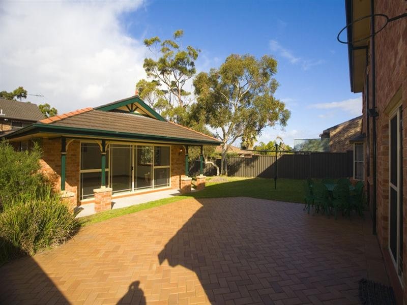 27 Sylvan Ridge Drive, Illawong NSW 2234