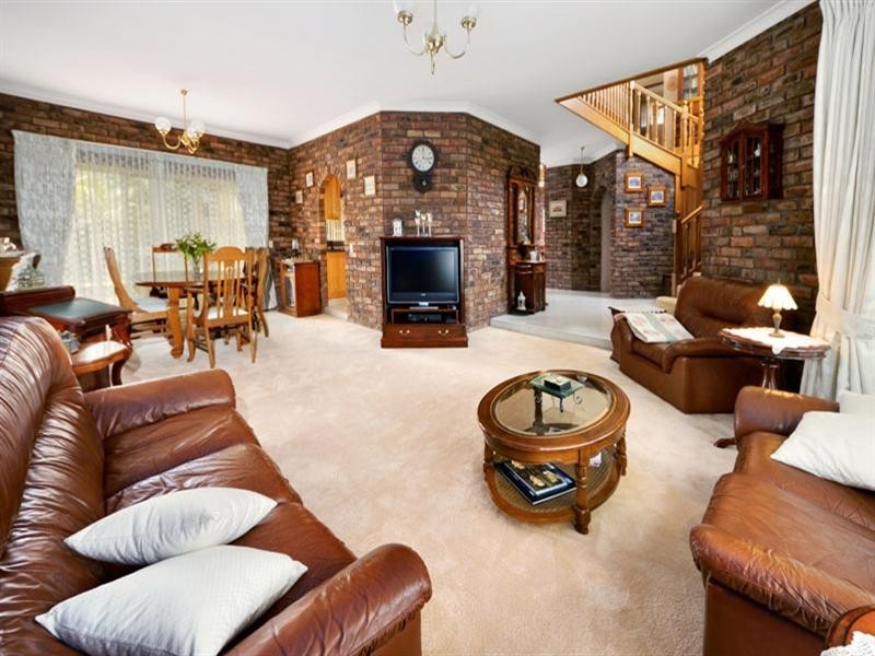 2 Karangi Place, Illawong NSW 2234