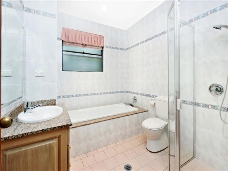 1 Batavia Place, Illawong NSW 2234