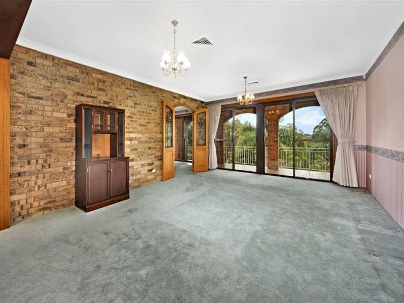 1 Batavia Place, Illawong NSW 2234