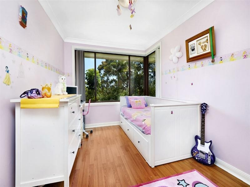 4 Connor Place, Illawong NSW 2234