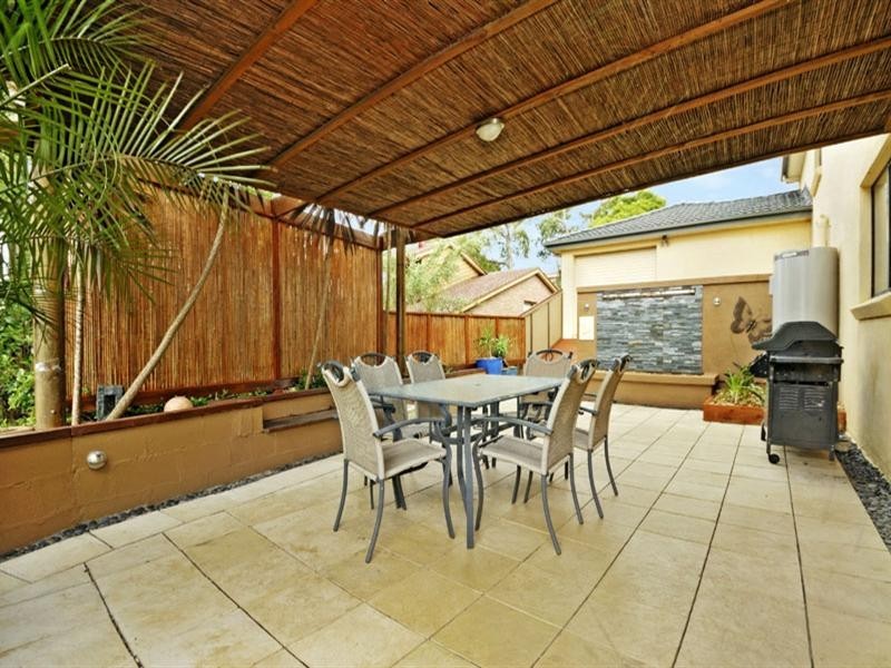 25 Barnes Crescent, Menai NSW 2234