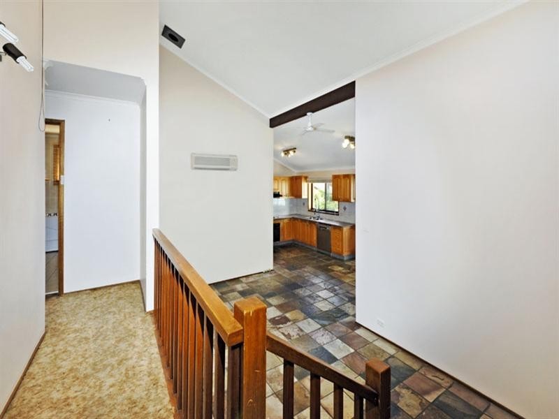 89 Griffin Parade, Illawong NSW 2234