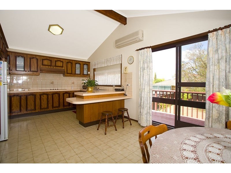 18 Black Close, Illawong NSW 2234