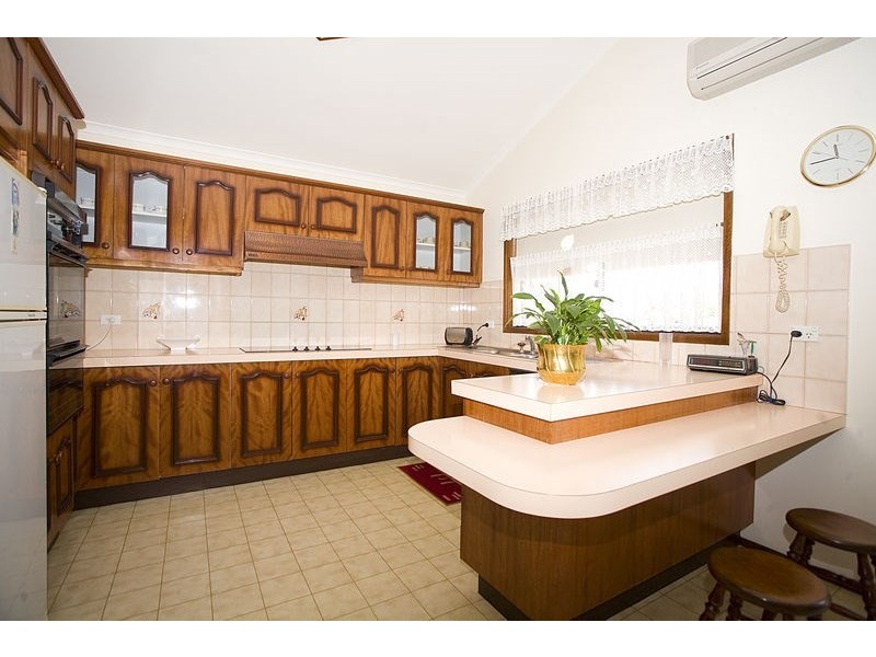 18 Black Close, Illawong NSW 2234