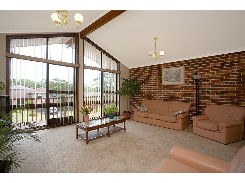 18 Black Close, Illawong NSW 2234