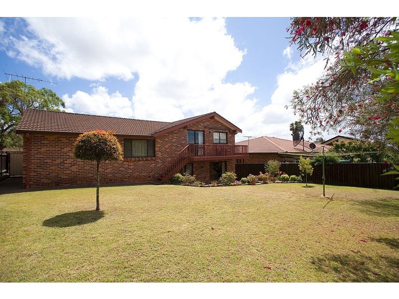 18 Black Close, Illawong NSW 2234