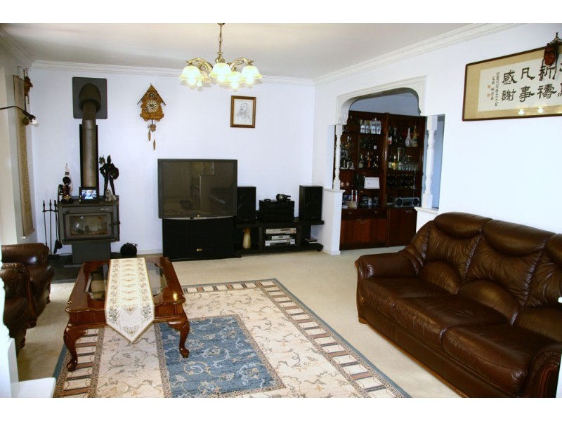 11 Phoenix Place, Illawong NSW 2234