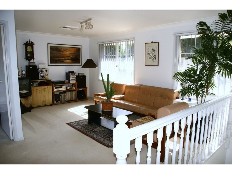 11 Phoenix Place, Illawong NSW 2234