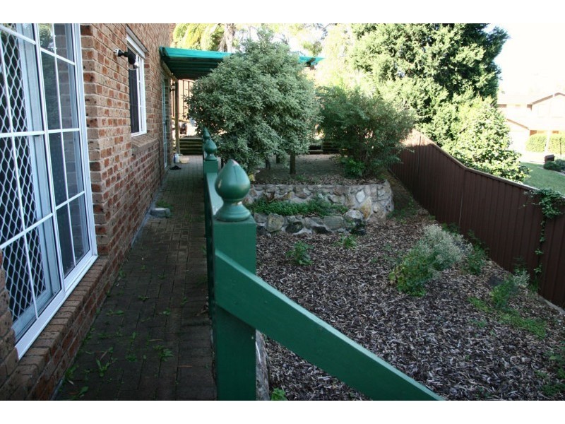 11 Phoenix Place, Illawong NSW 2234