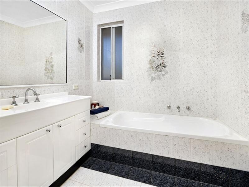 15 Travis Place, Menai NSW 2234