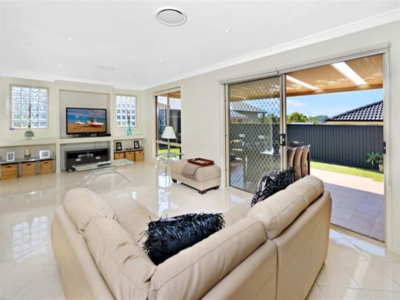 15 Timbrey Circuit, Barden Ridge NSW 2234