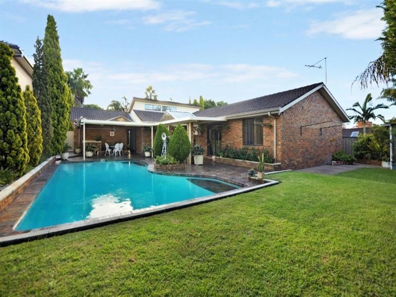 17 Casuarina Road, Alfords Point NSW 2234