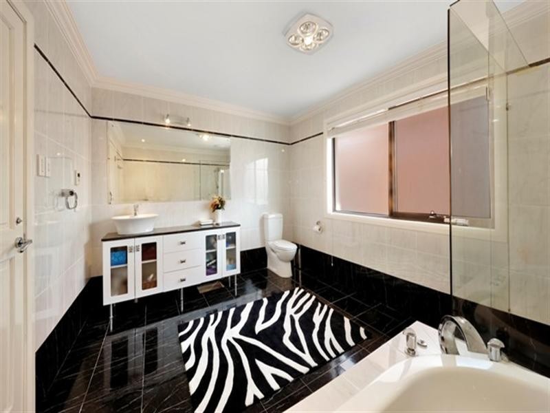 19 Thompson Avenue, Illawong NSW 2234