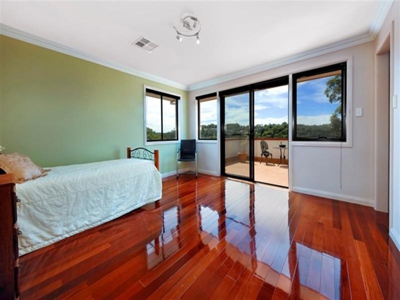 19 Thompson Avenue, Illawong NSW 2234
