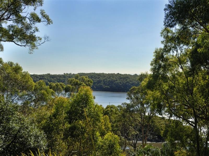 61 Bignell Street, Illawong NSW 2234