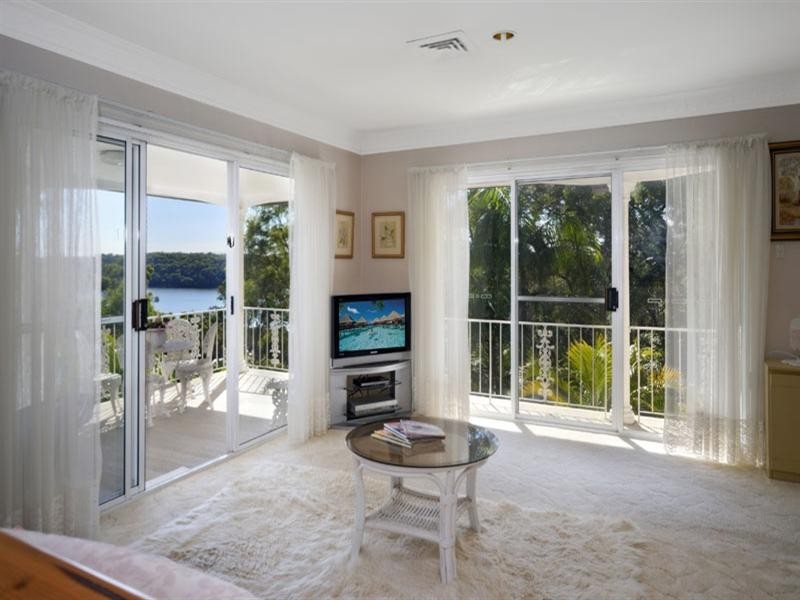 61 Bignell Street, Illawong NSW 2234