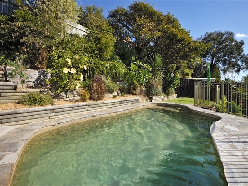 96 Blaxland Drive, Illawong NSW 2234