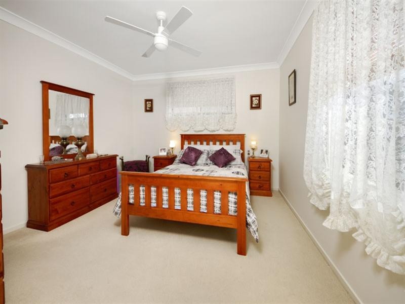 96 Blaxland Drive, Illawong NSW 2234