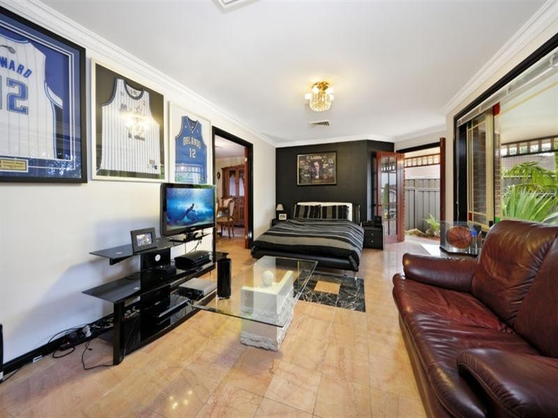 5 Mahogany Close, Alfords Point NSW 2234