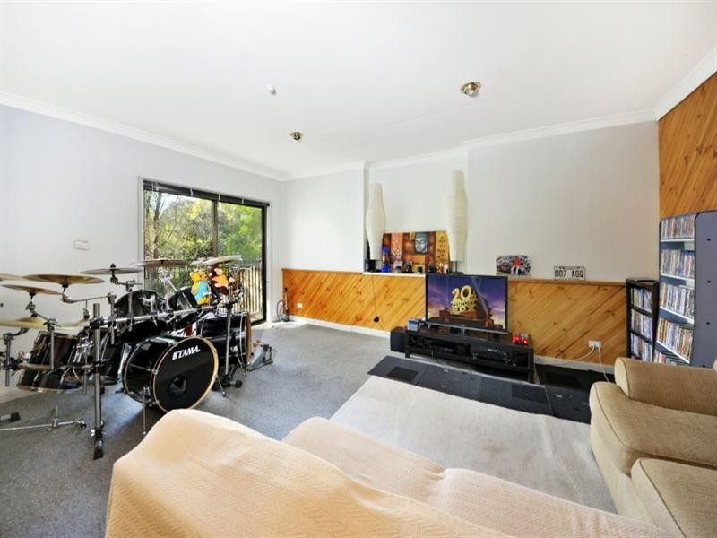 20 Shand Close, Illawong NSW 2234