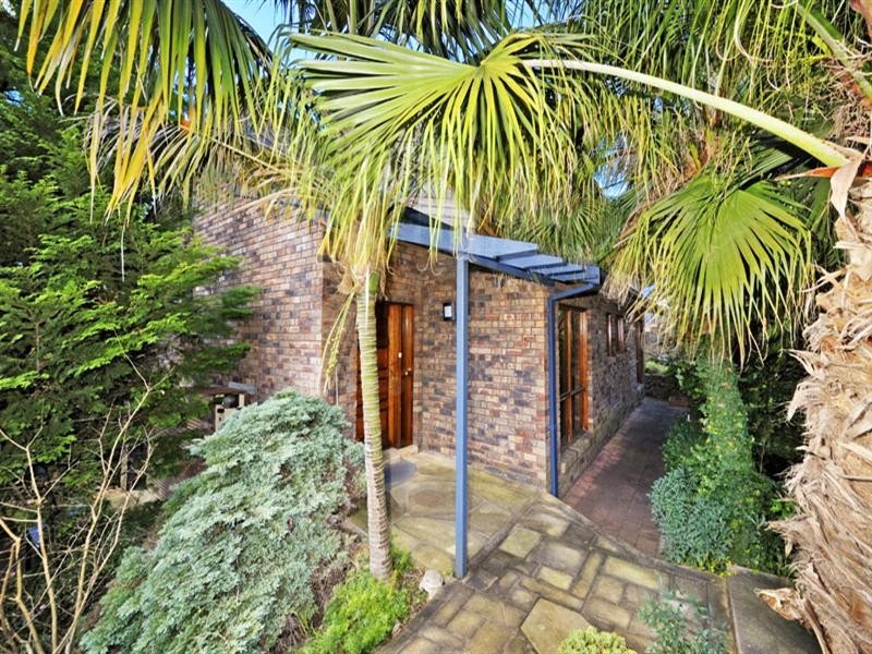 20 Shand Close, Illawong NSW 2234