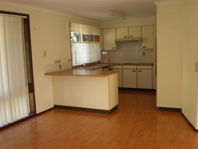 110 Blaxland Drive, Illawong NSW 2234