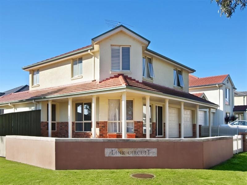 2 Link Circuit, Menai NSW 2234