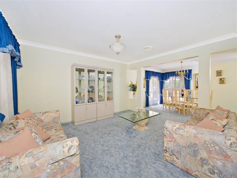 1 Ajuga Circuit, Voyager Point NSW 2172