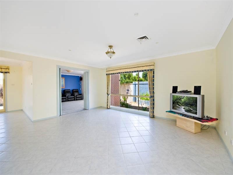 1 Ajuga Circuit, Voyager Point NSW 2172