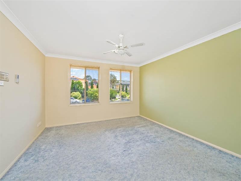 1 Ajuga Circuit, Voyager Point NSW 2172